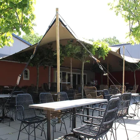 Tiny House In Netherlands With Garden Lathum