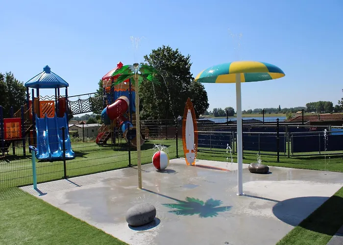 Tiny House In Netherlands With Garden Lathum